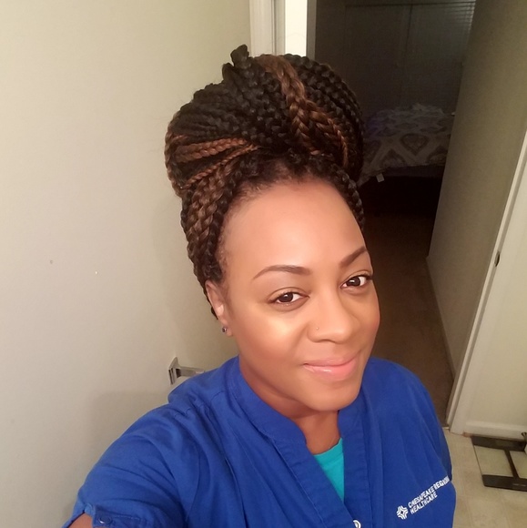 👗Meet Your Posher👗 - Picture 2 of 2